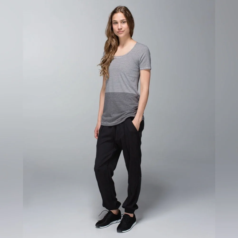 Lululemon Every Yogi Tee Tonka Tee Engineer‎ Heathered Multi Size 4 P2P 16”